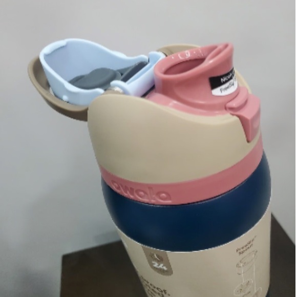 Owala 32 oz Freesip Stainless Steel Bottle color is Sleepy Skies - Picture 12 of 13